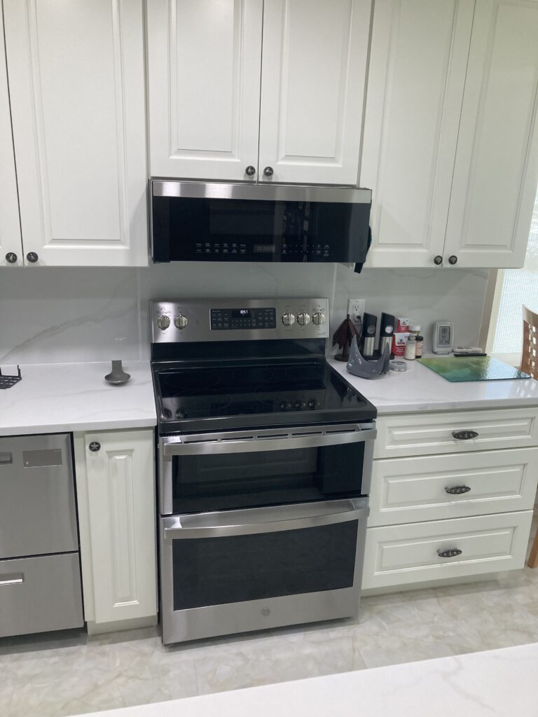Kitchen Remodel with Quartz Countertops in Bradenton — kitchen remodel with quartz countertops